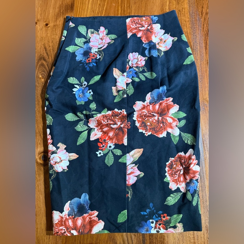 RW&CO. Floral Pencil Skirt - Picture 2 of 6